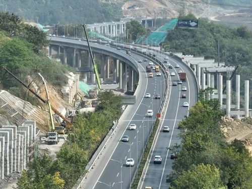 智慧出行再升级 交通运输部深化出租汽车电召与网约车一键叫车服务，重庆普通货运协同发展